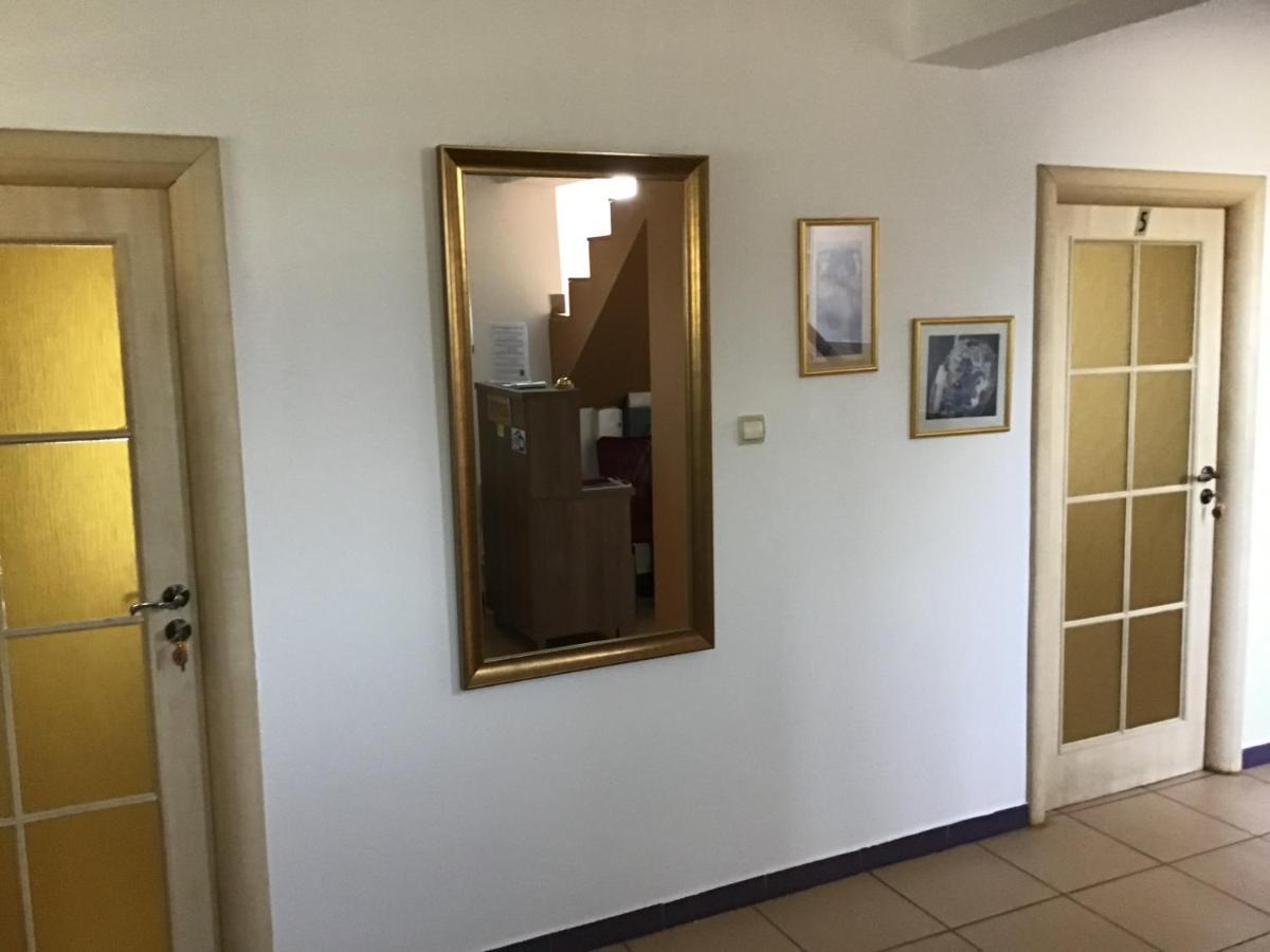 Villa Siret Sendreni Εξωτερικό φωτογραφία